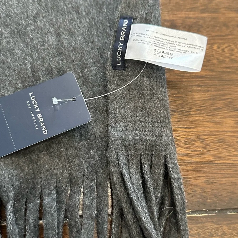 NWT Lucky Brand Grey Scarf